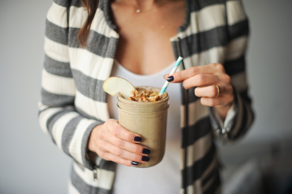 Apple Pie Smoothie by Bewellwitharielle.com for NourishSnacks