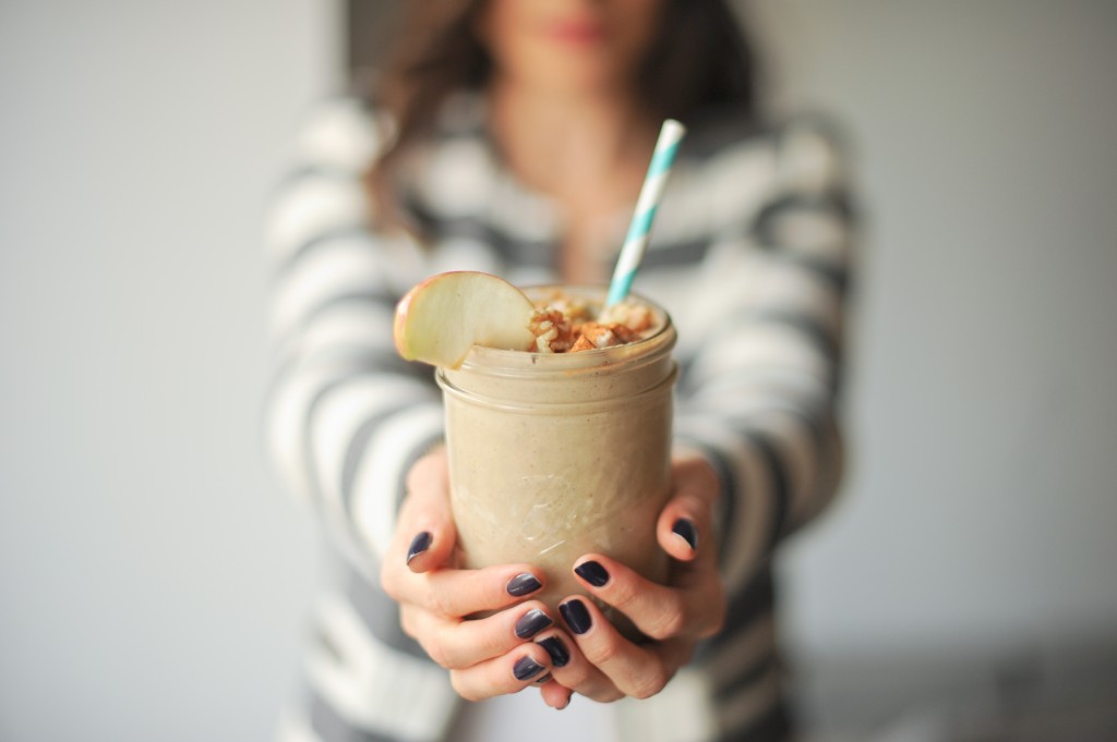 Apple Pie Smoothie by Bewellwitharielle.com for NourishSnacks