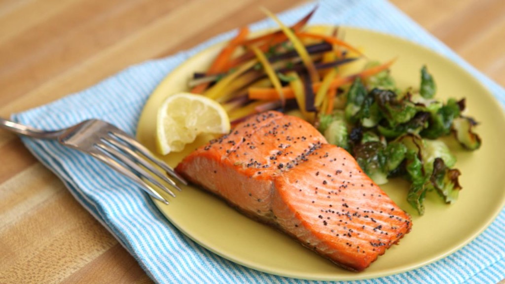 Lemon Poppy Salmon from Clean Eating on HEalthination by Arielle Haspel of BeWellwitharielle.com