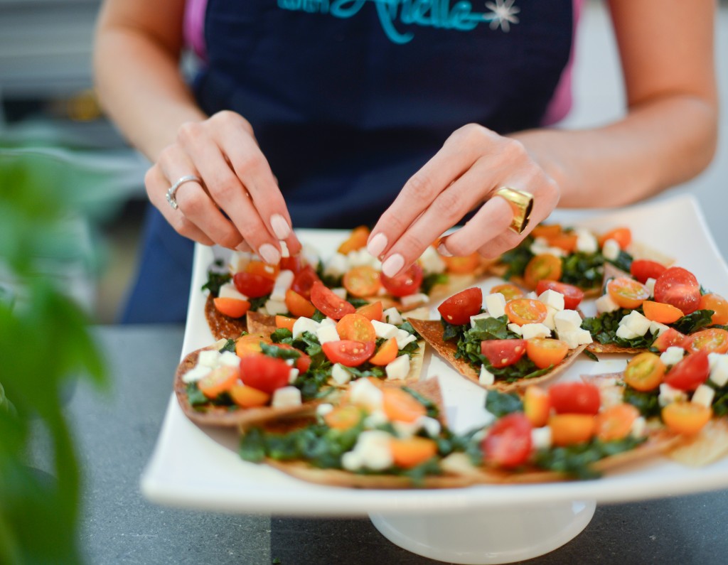 Kale Caprese Pizettes