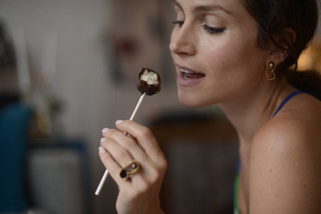 Arielle Haspel of Be Well with Arielle's Peppermint Pattie Lollipops using Vita Coco Coconut Oil